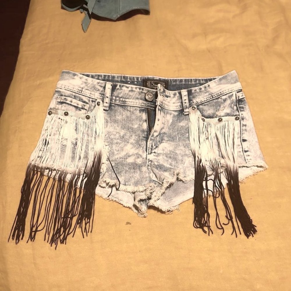 Fringed Festival Short, bleached denim, mid rise, size 27